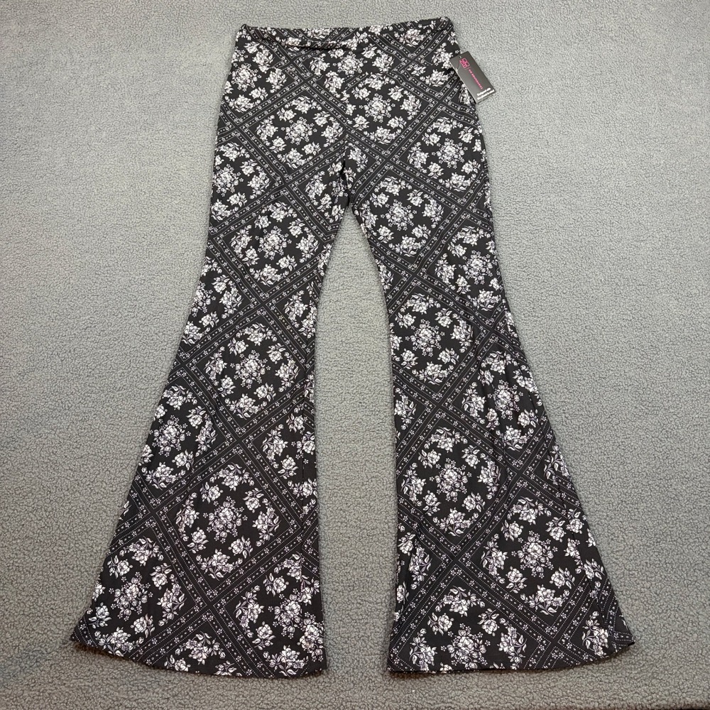 No Boundaries Flare Pants Womens L Black Bandana Floral NB Flare Pant Boho Retro